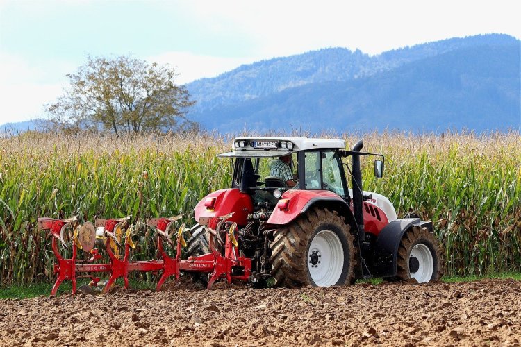 Pronta entrega no campo: por que o tempo de espera pode custar mais do que o implemento