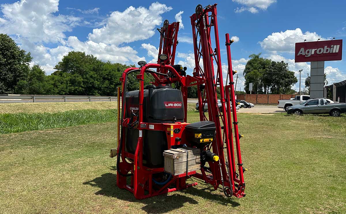 Pulverizador Liri 800L Barra 18 Metros Abertura Hidraulica E Corte De Secao Eletrica Baldan
