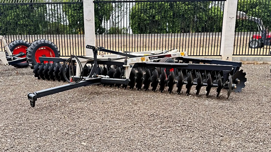 Grade Niveladora Nvcr 56X22X200 Mm - Controle Remoto, Mancal A Oleo E Discos Recortados - Baldan