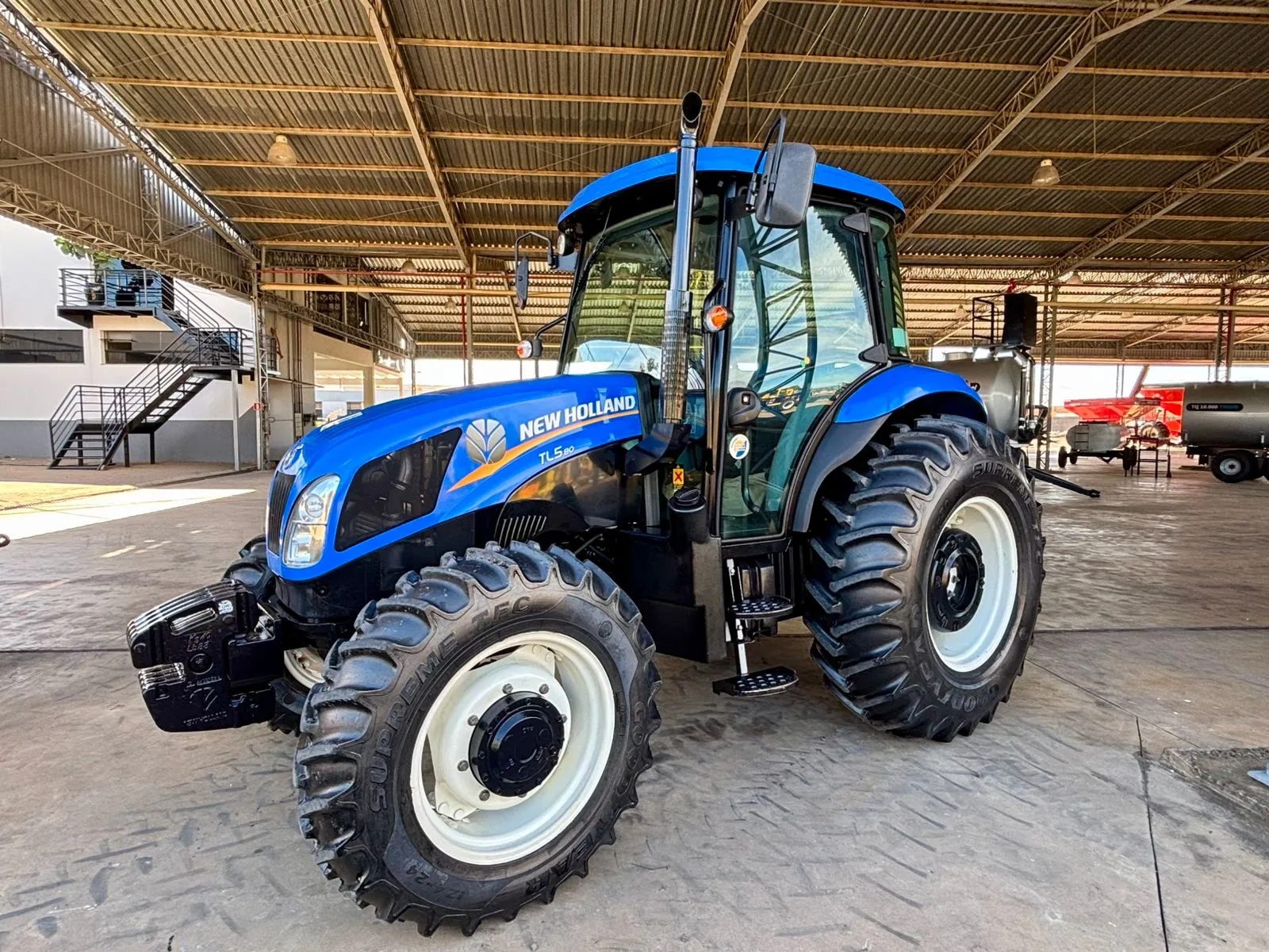 Trator New Holland TL 5.80 4X4 Ano 2024 com 1845 horas