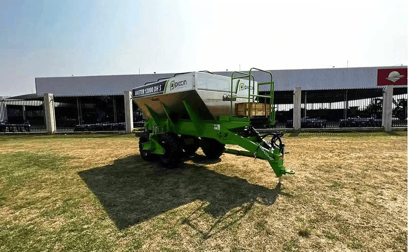 Distribuidor De Calcario E Adubo Master 12000 Dh S Inox - Piccin