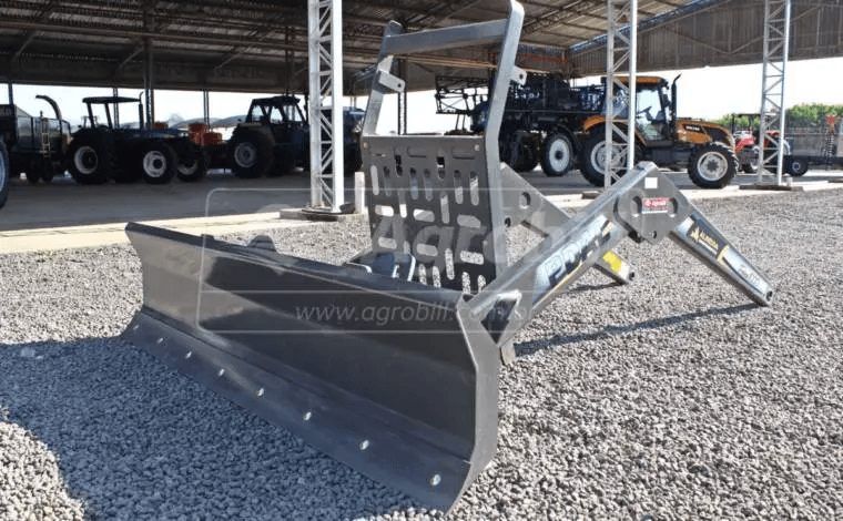 CONJUNTO FRONTAL DE LÂMINA PDAL FORCE 1000- TRATORES VALTRA A 74/ A79 PLATAFORMADO- ALMEIDA