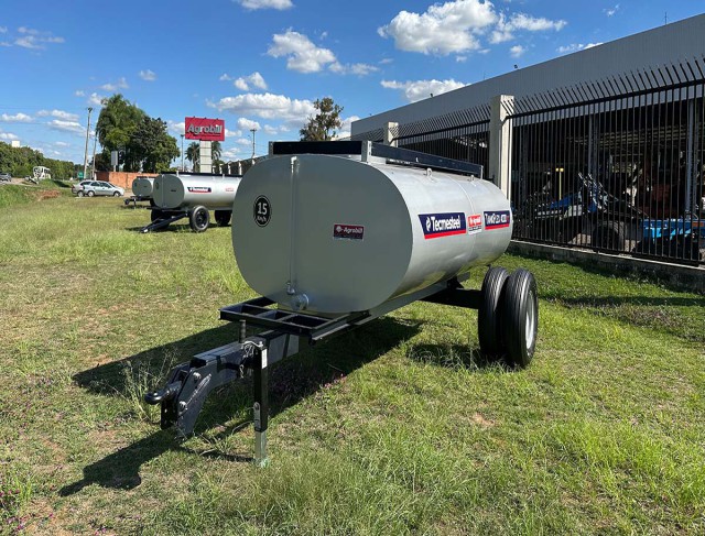 Carreta Tanque De Agua E Diesel Tankflex 4000 Litros- Rodado Duplo Com Pneus 7.50X16- Tecmesteel
