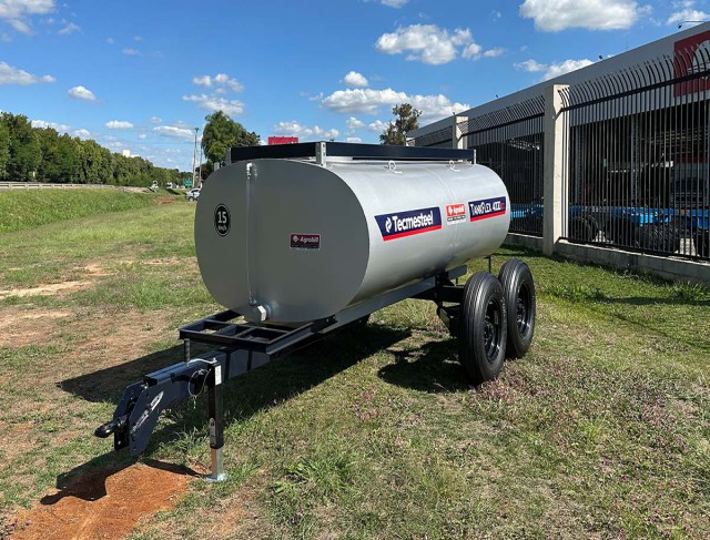 Carreta Tanque De Agua E Diesel Tankflex 4000 Litros- Rodado Tandem Com Pneus 7.50X16- Tecmesteel