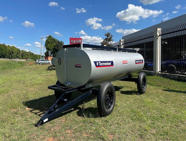 Carreta Tanque De Agua E Diesel Tankflex 5000 L- 2 Eixos/ Rodado Simples/ Pneus 7.50X16- Tecmesteel