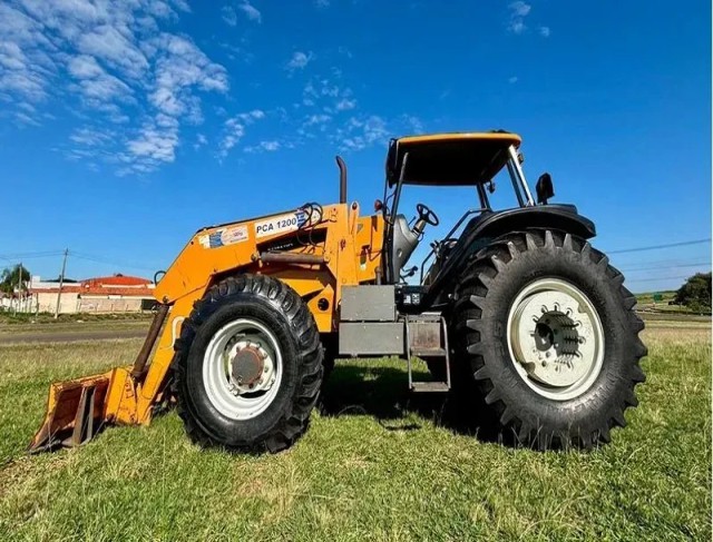 Trator Valtra BH 180 4X4 Ano 2015 Com 3714 horas - Sem Conjunto