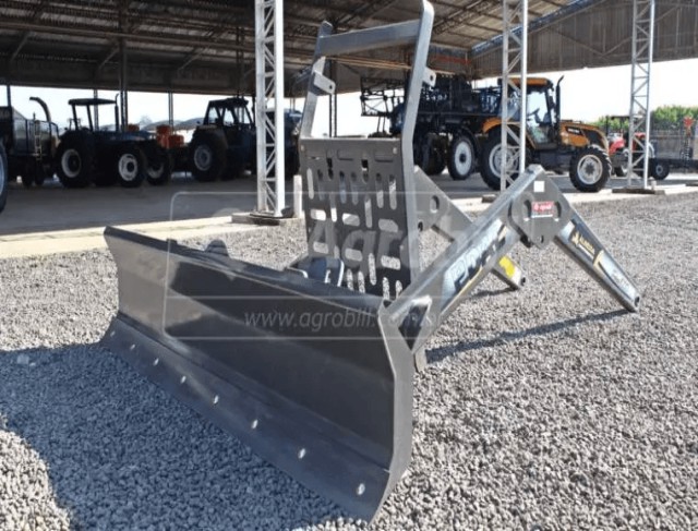 CONJUNTO FRONTAL DE LÂMINA PDAL FORCE 1000- TRATORES VALTRA A 74/ A79 PLATAFORMADO- ALMEIDA